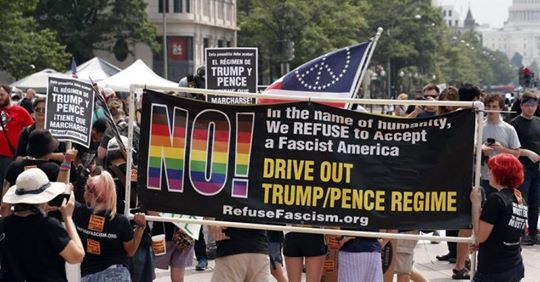 الآلاف يتظاهرون ضد العنصرية في واشنطن