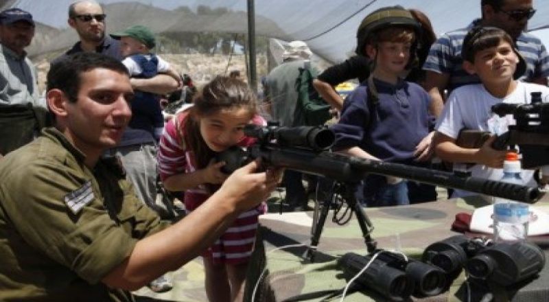 بمناسبة الاعياد-الجيش الإسرائيلي يفتح أبواب معسكراته