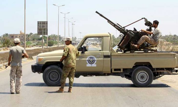 مقتل أربعة أشخاص واختطاف آخرين بهجوم مسلح وسط ليبيا