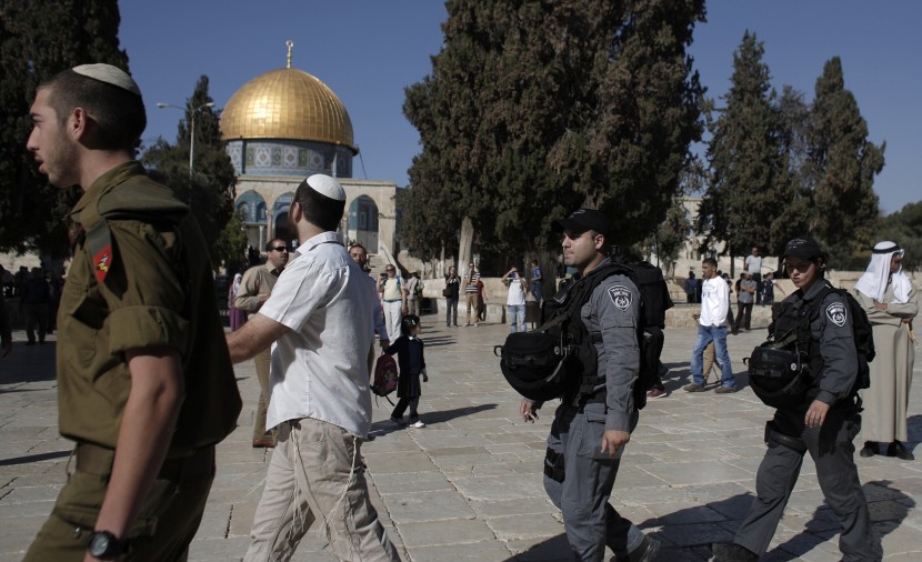 مستوطنون يقتحمون الأقصى وتشديد الإجراءات في القدس القديمة