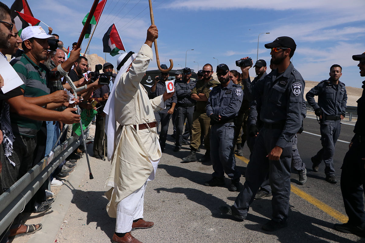 منظمة التحرير تحذر من خديعة اسرائيلية في الخان الأحمر