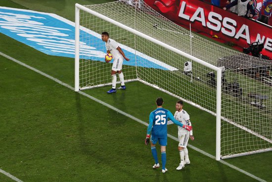 كأس اسبانيا: خطوة أخيرة صوب النهائي بين برشلونة وريال مدريد
