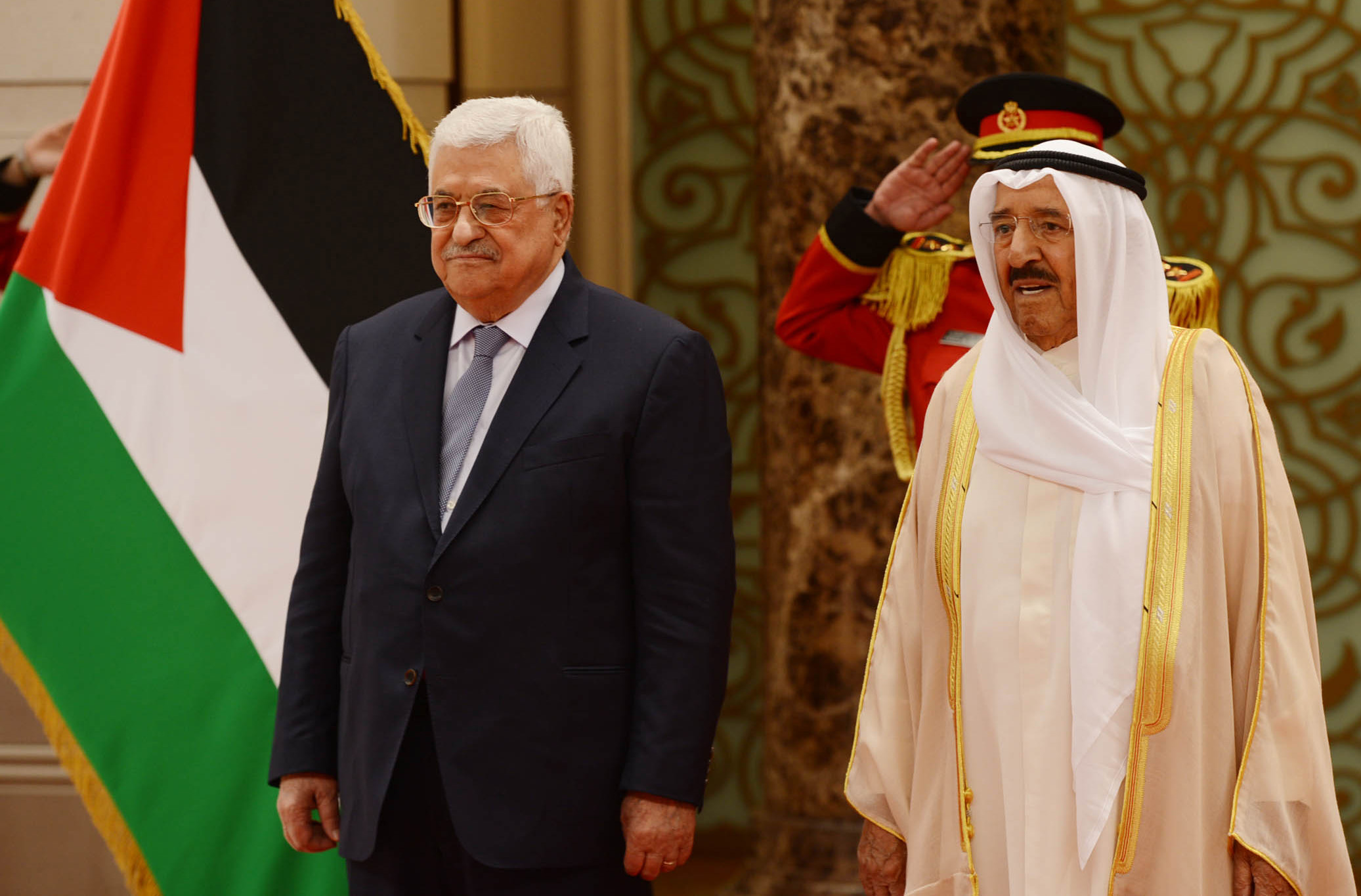 A handout picture provided by the Palestinian Authority's press office (PPO) on April 23, 2017, shows Palestinian leader Mahmud Abbas (L) meeting with the emir of Kuwait, Sheikh Sabah al-Ahmad al-Jaber al-Sabah, in Kuwait City. / AFP PHOTO / PPO / THAER GHANAIM / RESTRICTED TO EDITORIAL USE - MANDATORY CREDIT "AFP PHOTO / PPO / THAER GHANAIM" - NO MARKETING NO ADVERTISING CAMPAIGNS - DISTRIBUTED AS A SERVICE TO CLIENTS
