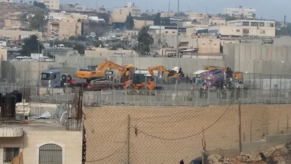 القدس : عملية هدم واسعة بمخيم شعفاط