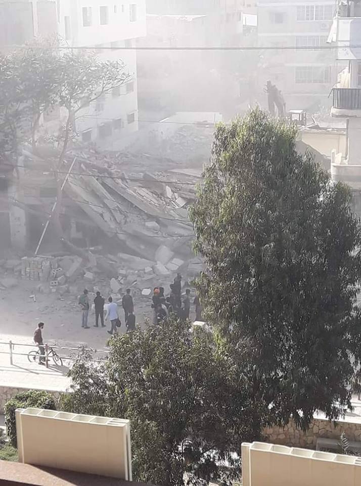 غزة:اصابة 4 مواطنين بينهم طفل وسيدة جراء انفجار داخلي