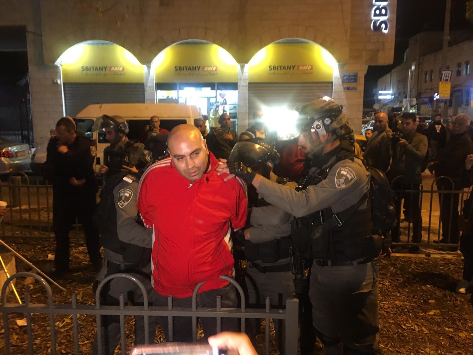 اعتقال نشطاء خلال وقفة في القدس