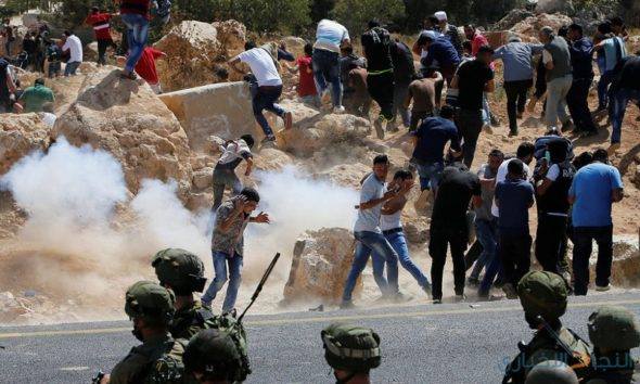 الاحتلال يعتدي على طلبة الخضر في بيت لحم بإطلاق الرصاص وقنابل الغاز