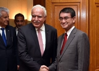 المالكي يطلع نظيره الياباني على تطورات القضية الفلسطينية