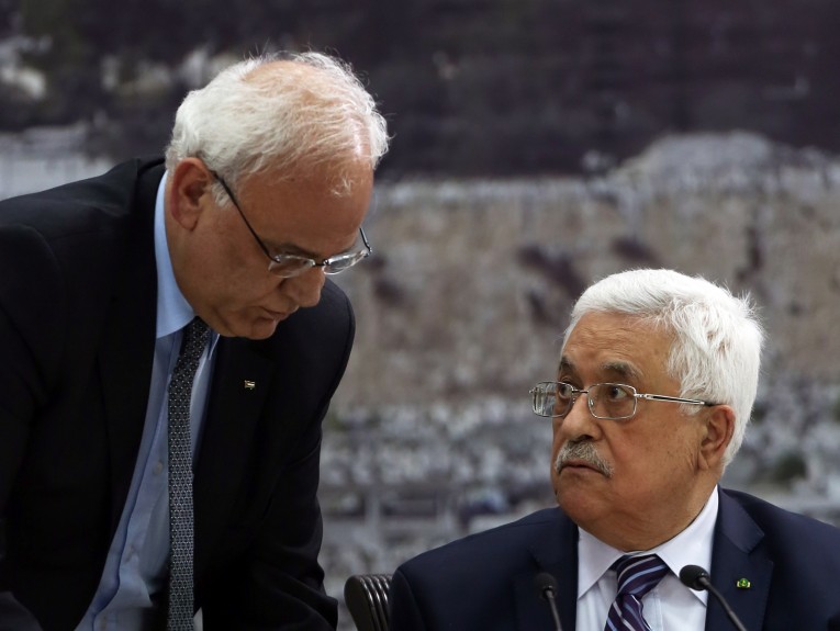 عريقات يحمل إسرائيل تبعات الدعوات التحريضية ضد الرئيس