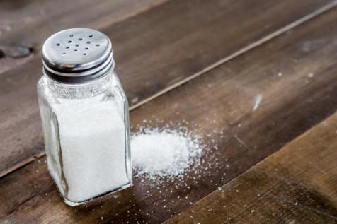 وضع الملح أثناء الطهي خطر على الصحة