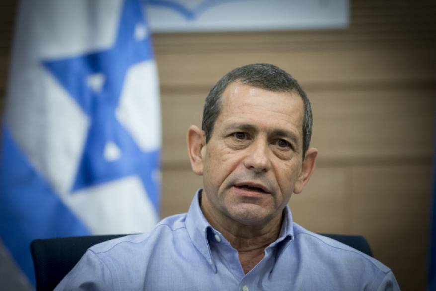 هآرتس: رئيس جهاز الشاباك ضد طرد عائلات فلسطينية من منازلها بالضفة