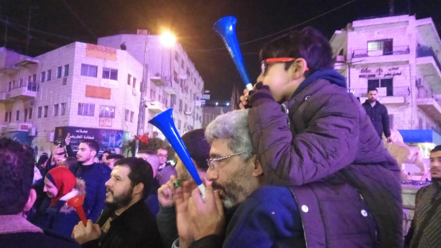 تظاهرة بالابواق وسط رام الله رفضا لقانون الضمان