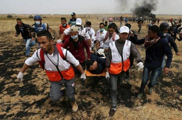 استشهاد طفل وإصابة 31 مواطنا بالرصاص خلال قمع الاحتلال للمسيرات السلمية شرق غزة