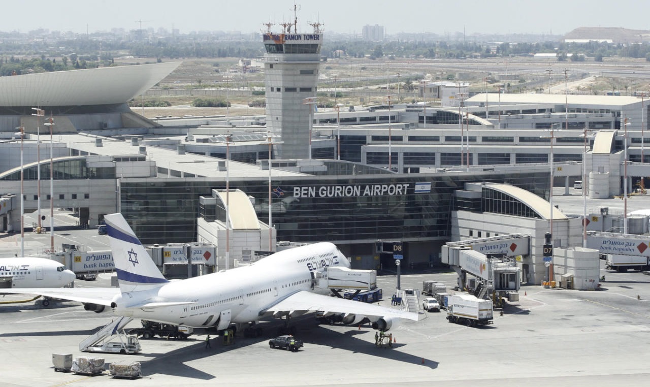 جنرال إسرائيلي يهدد بإنهاء “النظام السوري” إذا ما هوجم مطار بن غوريون
