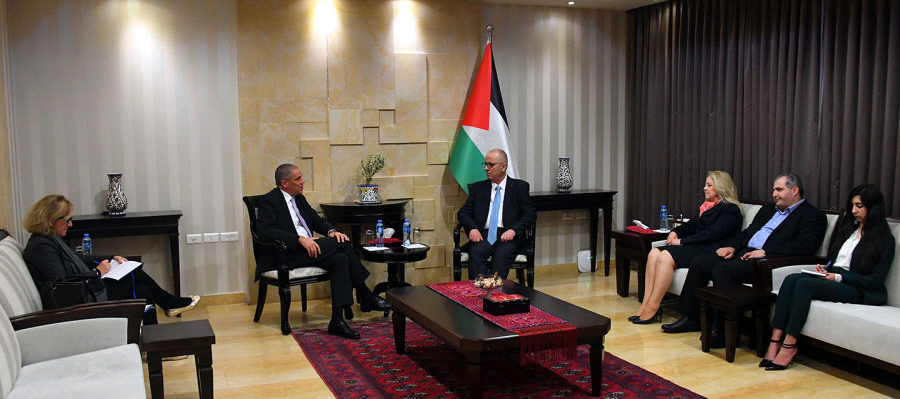 الحمد الله يبحث مع ممثل الاتحاد الأوروبي لدى فلسطين دعم العديد من المشاريع التنموية