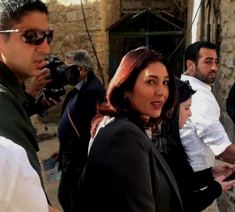 وزيرة إسرائيلية تصوّر دعاية انتخابية بالقدس