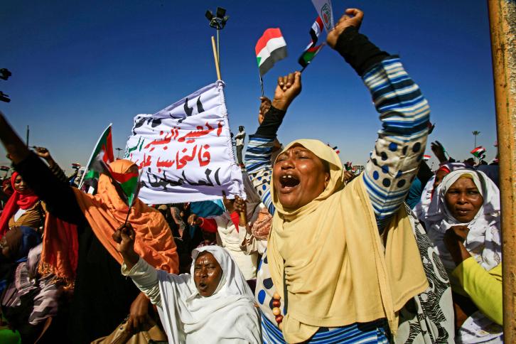التايمز: مرتزقة روس يساعدون في قمع المتظاهرين في السودان