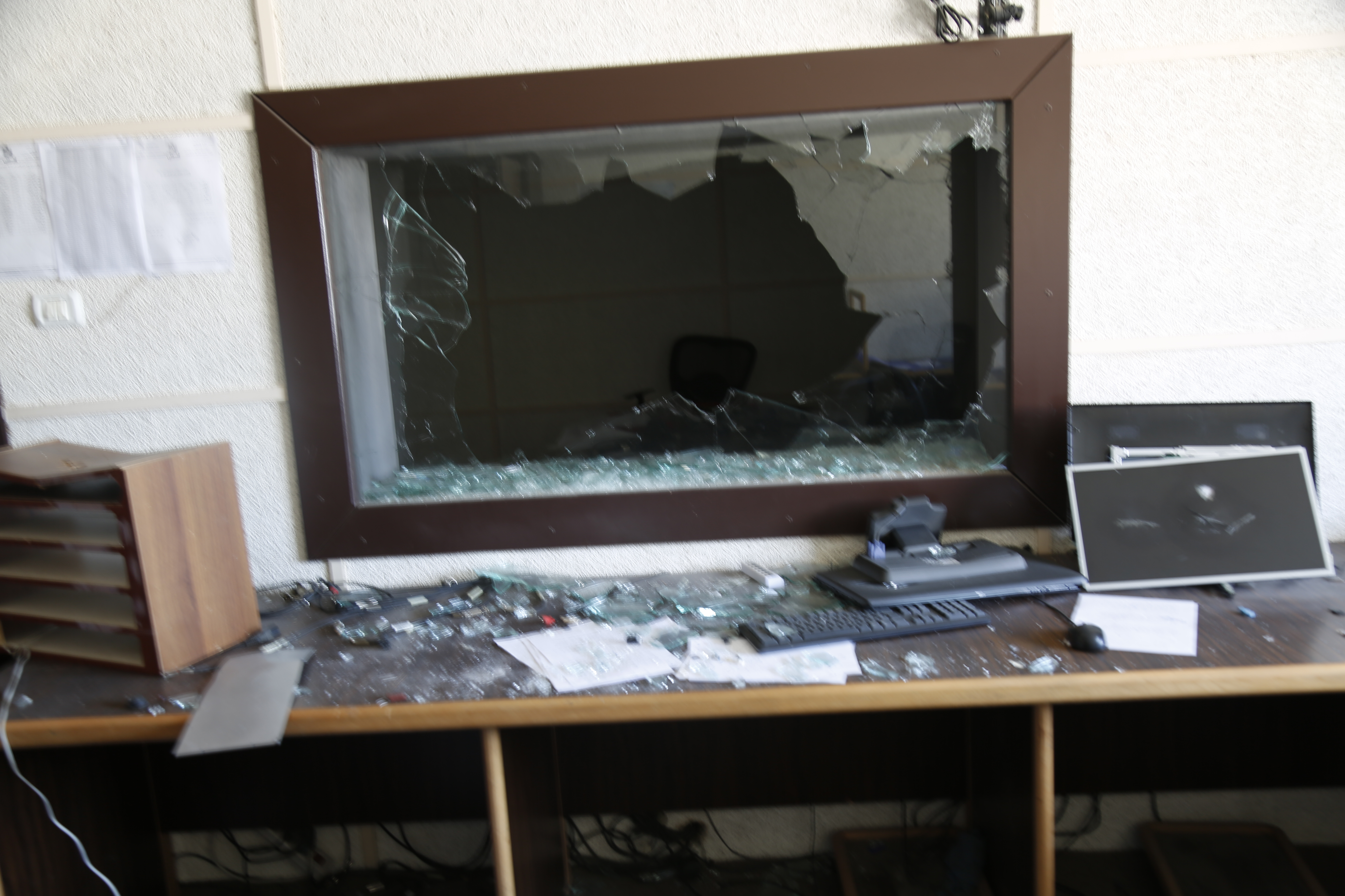 إدانات وإستنكار واسع للإعتداء على مقر هيئة الإذاعة والتلفزيون الفلسطينية في غزة