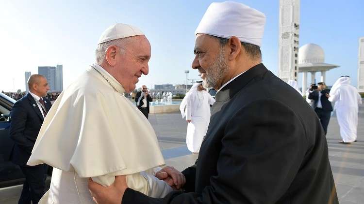 أبو ظبي: بابا الفاتيكان وشيخ الأزهر يوقعان وثيقة عالمية للسلام والتعايش بين أبناء الأديان