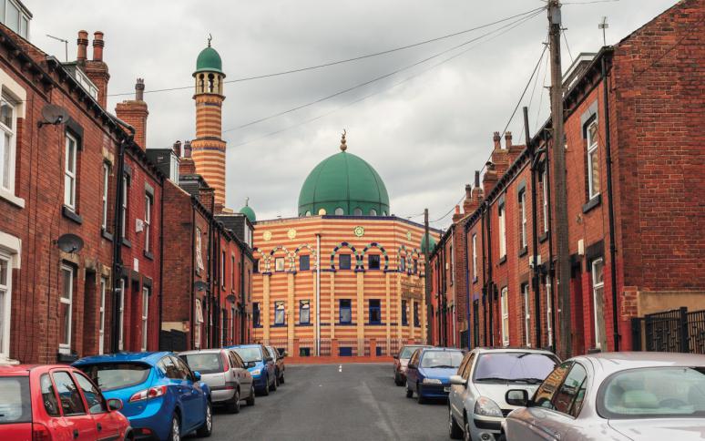 اعتداءً على مصلين قرب مسجد في لندن