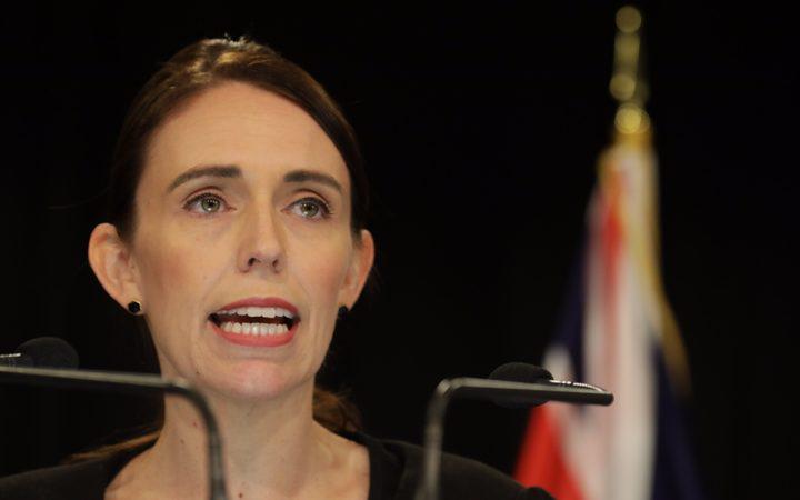 مجلس الوزراء النيوزيلندي يتوصل إلى “قرارات مبدئية” بشأن قوانين السلاح