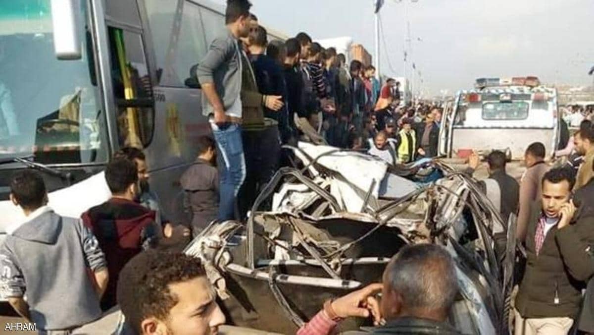 مصر.. حادث مروع يخلف عشرات القتلى والجرحى على طريق رئيسي
