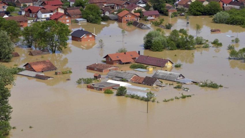 31 قتيلا حصيلة ضحايا فيضانات إندونيسيا