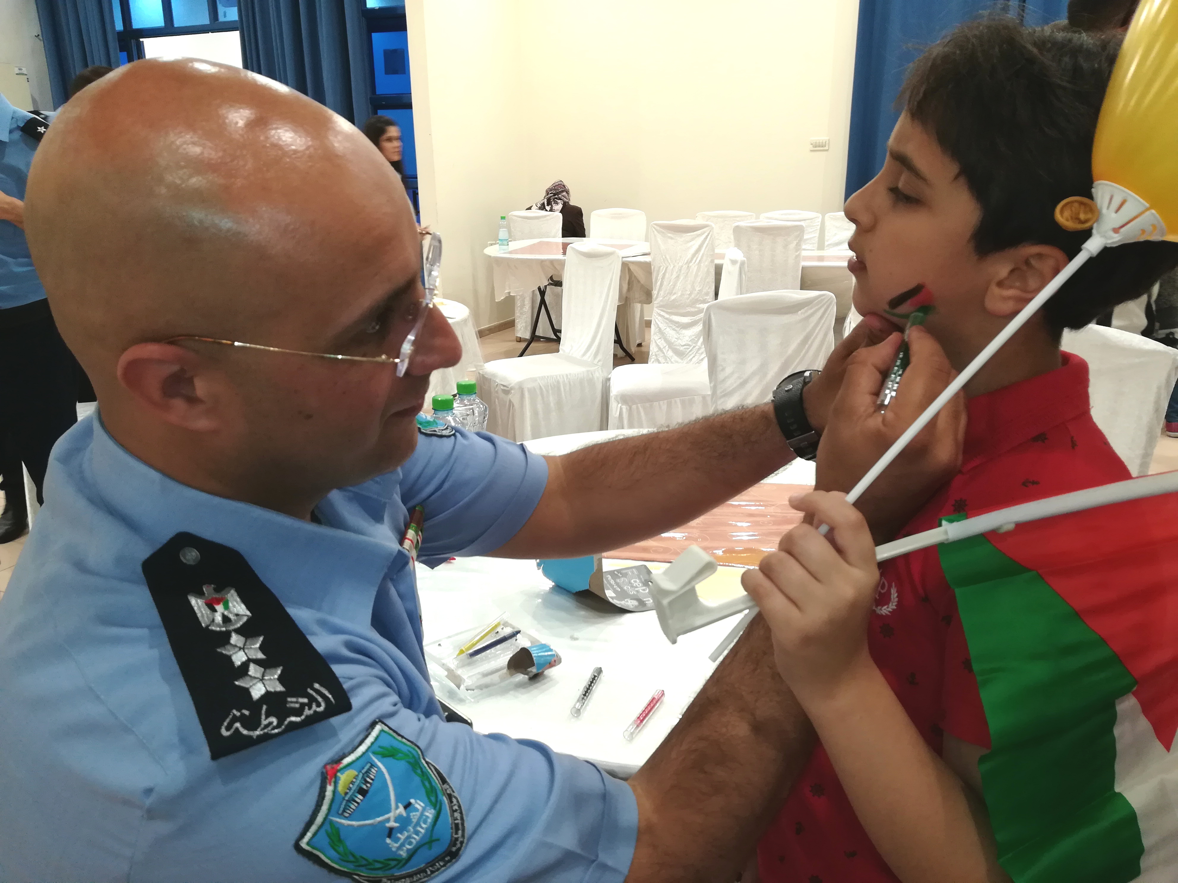 الشرطة الفلسطينية تنظم فعالية ترفيهية للأطفال