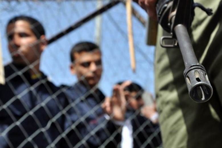 إدارة سجون الاحتلال تضيق على أسرى “ريمون” مطلع الشهر المقبل