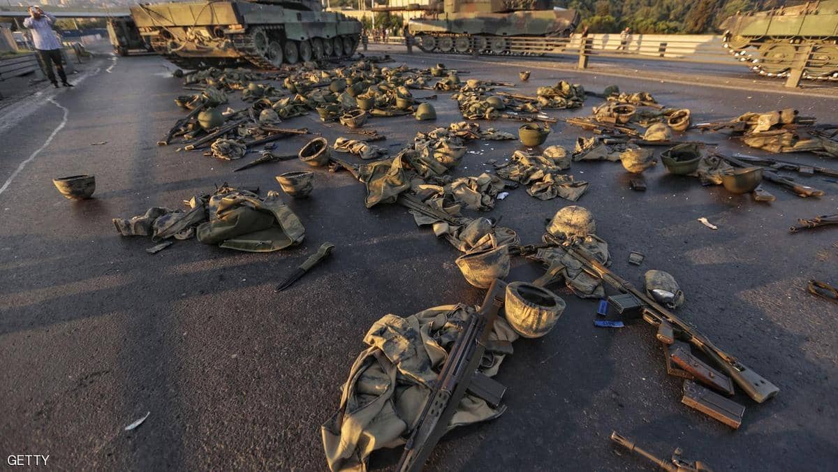 حملة اعتقالات في صفوف الجيش التركي بشبهة انقلاب 2016