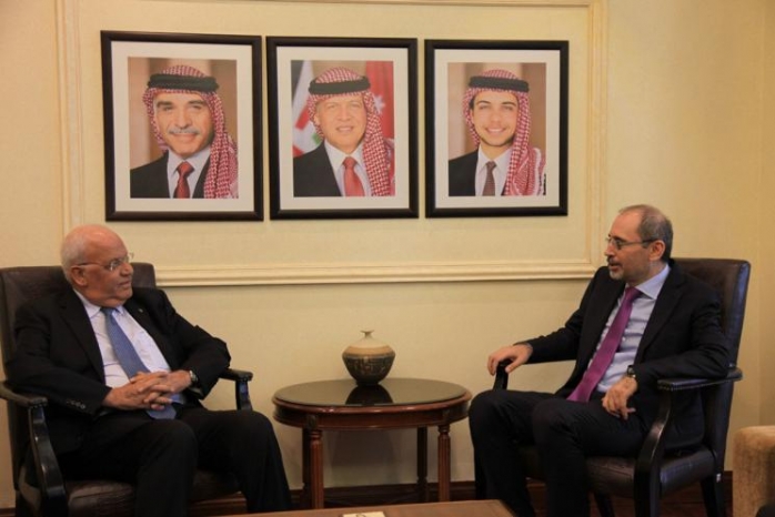 عريقات يلتقي وزير الخارجية الاردني في عمان