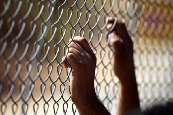 تفاقم الظروف الصحية لعدد من الأسرى المرضى في سجن “النقب”