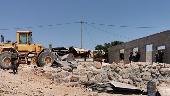 الاحتلال يهدم منزلا شمال شرق يطا