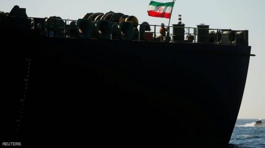 إيران تتحدث عن “تعطل” إحدى ناقلاتها في البحر الأحمر