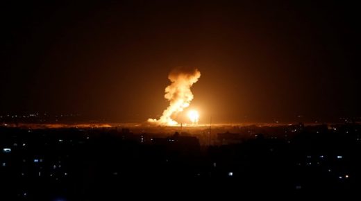 شهيدان واصابة في قصف اسرائيلي وسط قطاع غزة