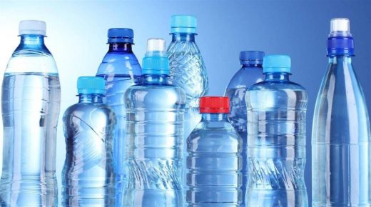 ماء الزجاجات البلاستيكية.. ماذا يفعل بالجسم؟