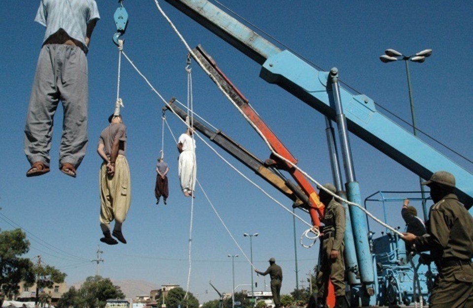 إيران تعدم شخصين بتهمة مهاجمة موكب عزاء عام 2015
