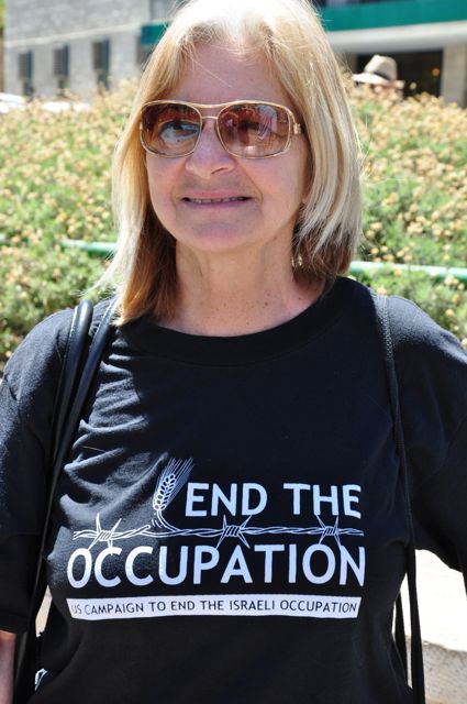 الناشطة الإسرائيلية غولدستين توجه رسالة خاصة إلى كوشنير، تطالبه بتلبية الحقوق الفلسطينية وانتقاد الاحتلال
