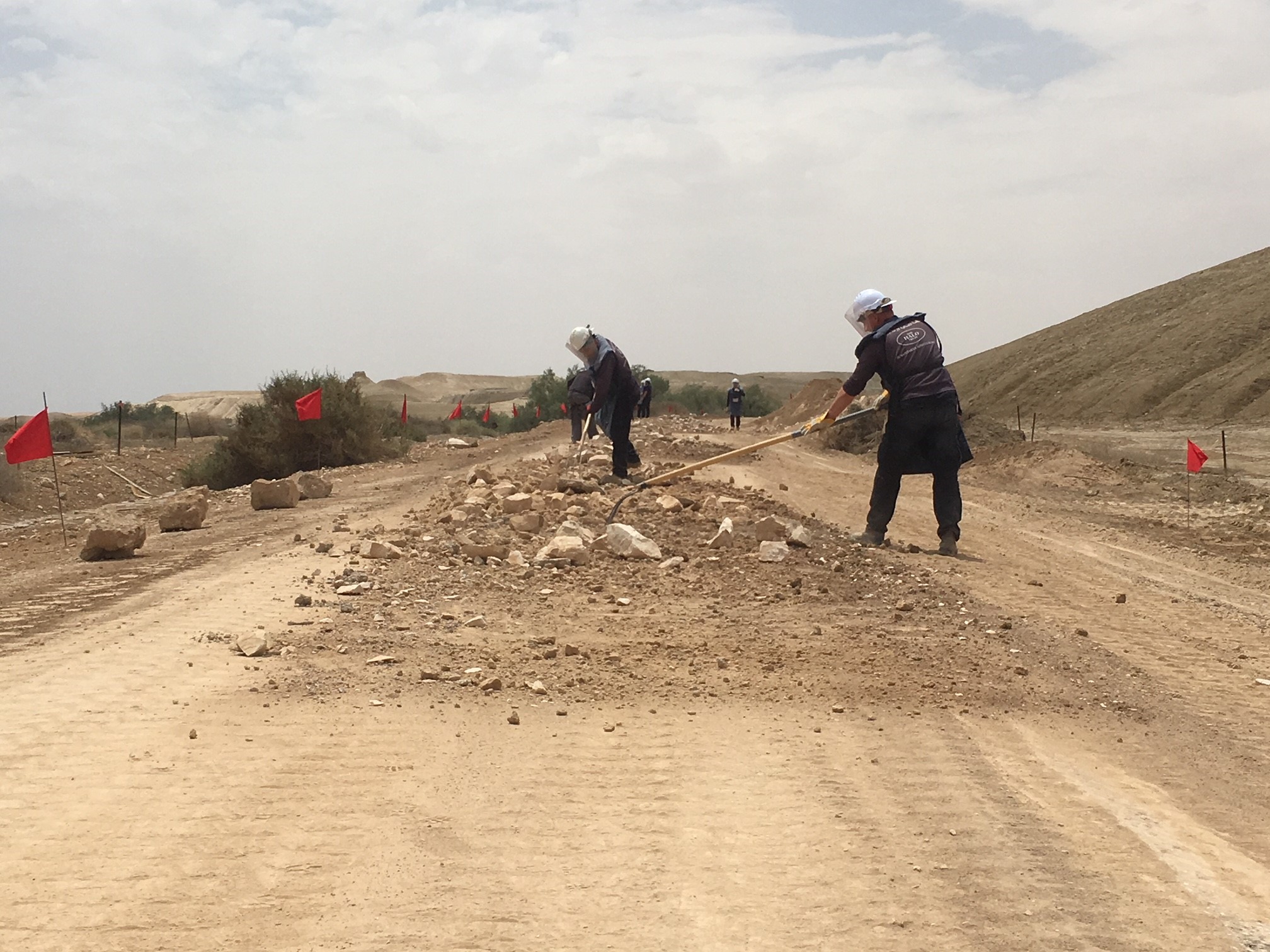 الداخلية: انتهاء المرحلة الأولى من ازالة الألغام في حقل ألغام المغطس