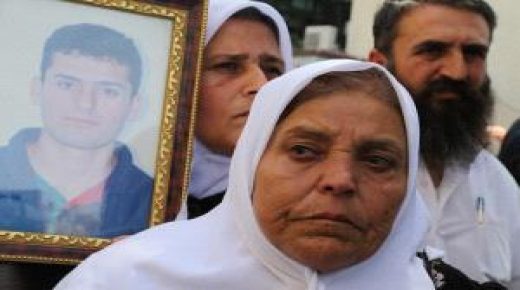 نابلس: العشرات يعتصمون للمطالبة بالإفراج عن جثامين أبنائهم المحتجزة لدى الاحتلال