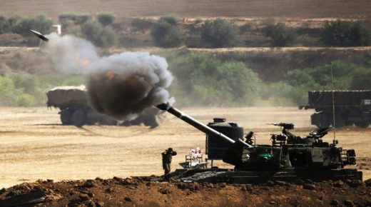 قصف مدفعي إسرائيلي يستهدف موقعا وسط قطاع غزة