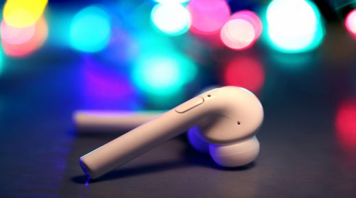 أشياء هامة يجب أن تتذكرها قبل شراء سماعات لاسلكية رخيصة شبيهة بسماعات Apple AirPods