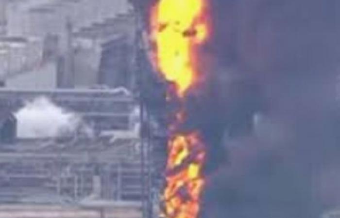 حريق ضخم في مبنى وزارة النفط الإيرانية