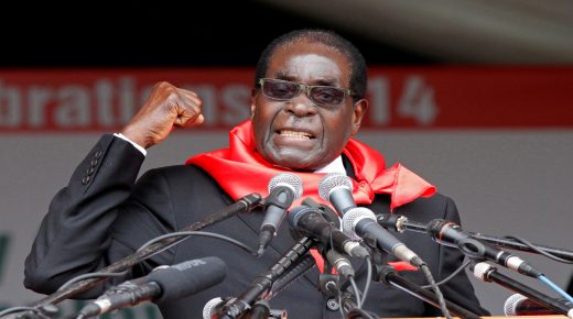 FILE PHOTO: Zimbabwe President Robert Mugabe addresses supporters during celebrations to mark his 90th birthday in Marondera about 80km ( 50 miles) east of the capital Harare, February 23, 2014. REUTERS/Philimon Bulawayo/File Photo TPX IMAGES OF THE DAY