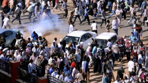 الأمن السوداني يفرق تظاهرة طلابية في مدينة ”نيالا“