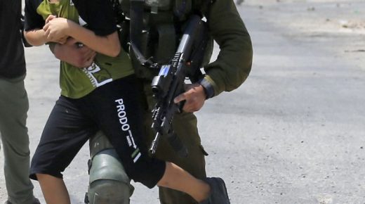 قوات الاحتلال تعتقل فتى من العيسوية