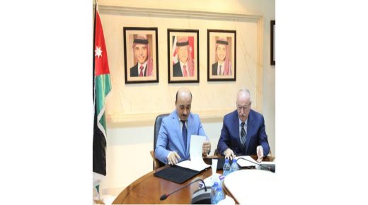 وزير الأشغال العامة يوقع مع نظيره الأردني اتفاقية تعاون بين الطرفين