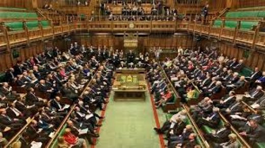 النواب البريطانيون يصوتون على قرار لإجبار الحكومة على نشر الوثائق السرية لبريكست