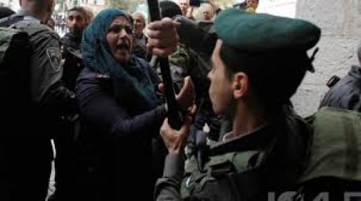 الاحتلال يقمع وقفة منددة بقتل النساء أمام باب العامود بالقدس المحتلة