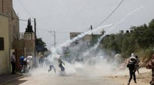 إصابات بالاختناق خلال مواجهات مع الاحتلال في كفر قدوم